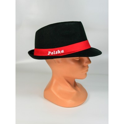 Czarny kapelusz kibica z napisem Polska